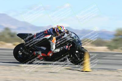 media/Nov-16-2025-Race Pace (Sun) [[8c5fa54630]]/Non Verified Riders (1st 20 Minutes)/3-Turn 3 Inside (11am)/